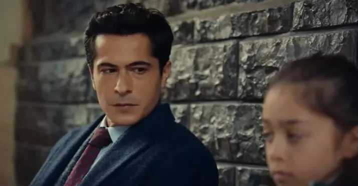 İsmail Hacıoğlu verwandelt sich in der Taçsız Prenses-Serie vom Bösen ins Gute! Sein Partner Sümeyye Aydoğan ist nirgendwo zu sehen!