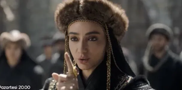 Obligatorische Trennung von der Alparslan-Serie, wofür Öykü Gürman gewürdigt wurde!