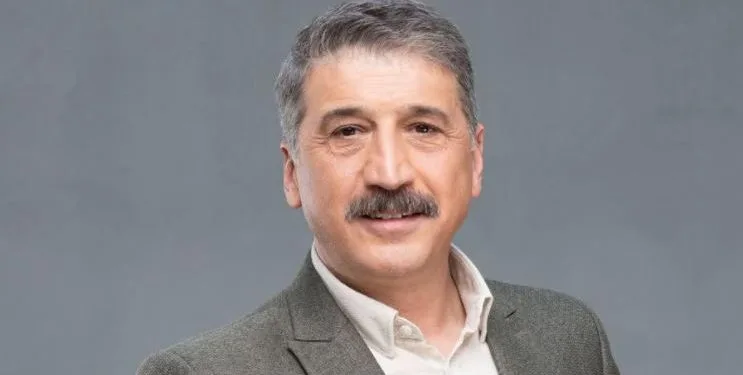 Die Anwesenheit von Cem Davran ist ein großer Gewinn für Hande Erçel und Burak Deniz in der Fernsehserie İki Yabancı!