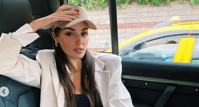 Hande Erçel, die sich auf die TV-Serie İki Yabancı vorbereitet, wird diesen Moment nie vergessen!