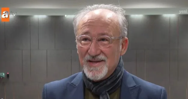 Wer ist der Schauspieler, der die Bewunderung von Altan Erkekli und dem gesamten Team in der Fernsehserie Bir Küçük Gün Işığı gewonnen hat?