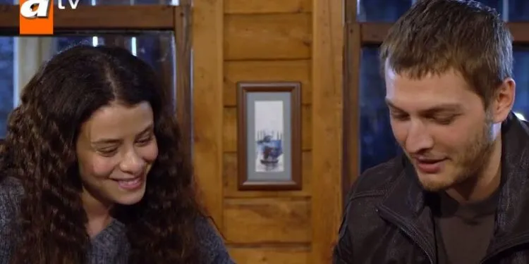 İlayda Alişan und Burak Tozkoparan passen gut in die Ateş Kuşları-Serie, Liebe und Konflikt sind in der Geschichte miteinander verflochten!