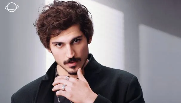 Oktay Çubuk-Fans werden begeistert sein, wie er in der Adım Farah-Serie ist!
