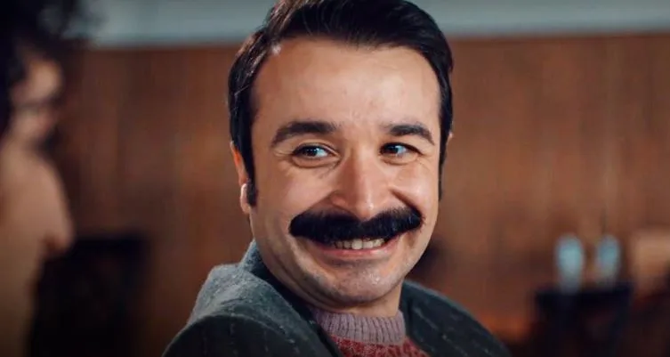 Könnte Eser Eyüboğlu die männliche Version von Safiye im Masumlar Apartmanı sein?