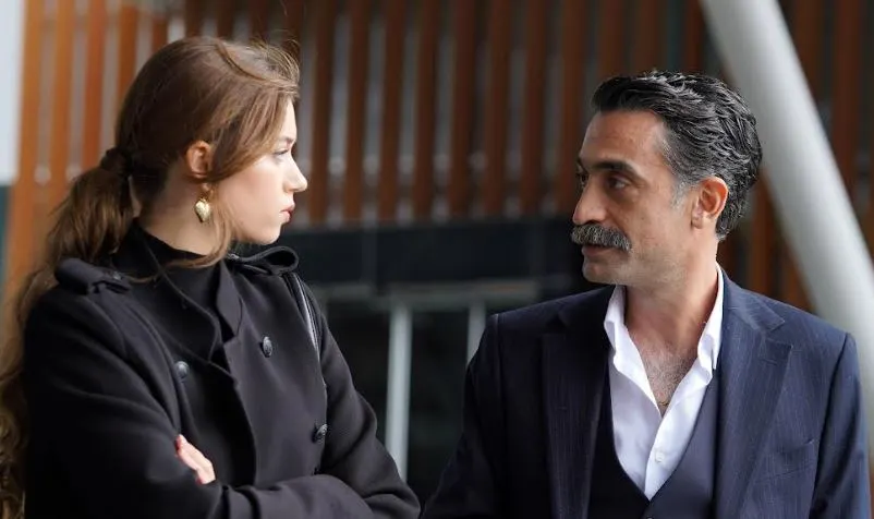 Kazım Ağa in der Fernsehserie Yalı Çapkını ist real! Diren Polatoğulları begegnet oft ähnlichen!