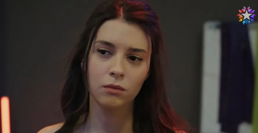 Es ist Buçe Buse Kahramans besondere Entscheidung, eine Person wie Pelin in der Yalı Çapkını-Serie zu spielen!