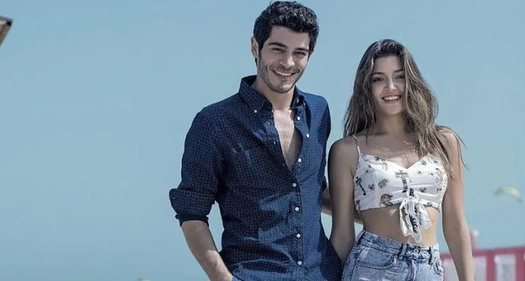 Wer ist die größte Chance der Serie İki Yabancı, die Hande Erçel und Burak Deniz in den Hauptrollen vereint?