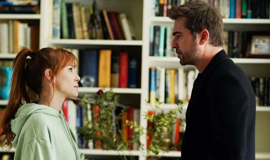 Die Bewertungen in Çöp Adam sind nicht sehr gut, aber Engin Altan Düzyatan und Elçin Sangu haben großes Glück!