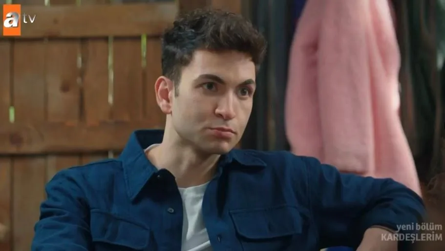 Eine unerwartete Überraschung gab es für Berk Ali Çatal in der Serie Kardeşlerim!