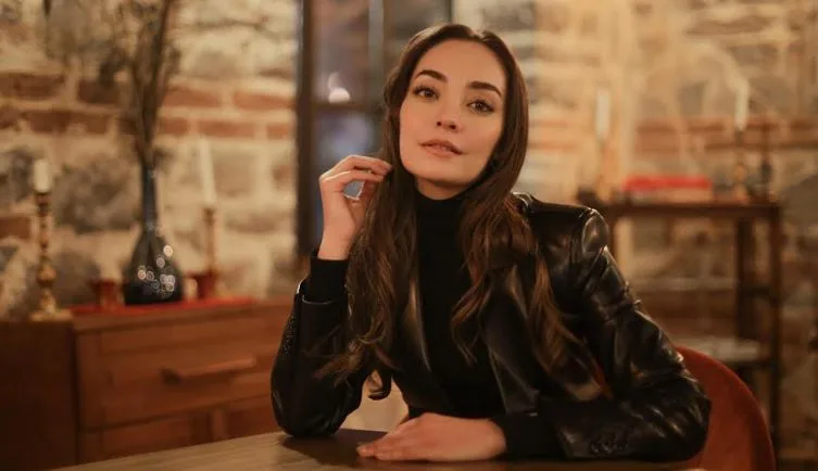 Zeynep Tuğçe Bayat, die mit der Teşkilat-Serie Neuland betrat, hat auch in Spanien ein neues Projekt gefunden!