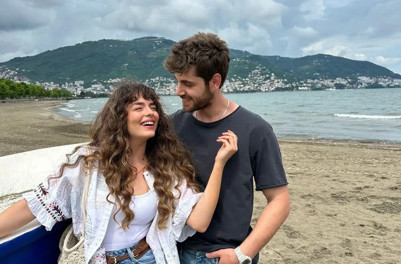 Das Duo Emre Bey und Buse Meral verzaubert die Fans der Serie!