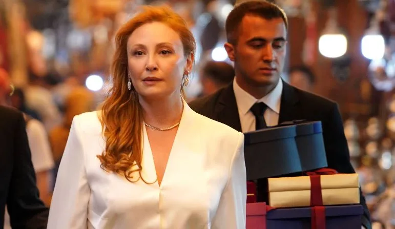 Gülçin Santırcıoğlu, der mit der Yalı Çapkını-Serie auf dem Programm steht, hat sowohl Glück als auch Pech!