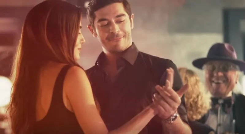 Die neue Serie von Hande Erçel und Burak Deniz, Bambaşka Biri, begann, die Welt zu berühren!