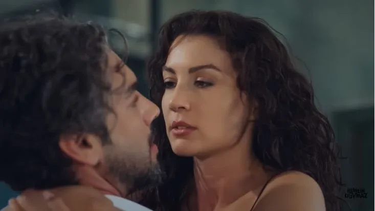 Die Energie von Burcu Özberk und Şükrü Özyıldız in Ruhun Duymaz ist gut, aber es gibt ein wichtiges Problem!