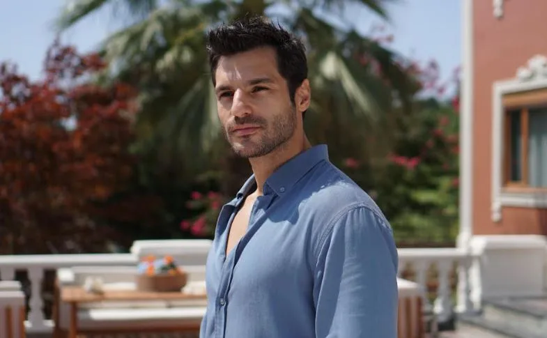 Serkan Çayoğlus Fans auf der ganzen Welt sind begeistert von der Serie Kader Bağları!
