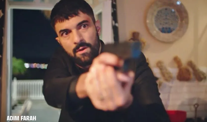 Engin Akyürek hat den Spitzenplatz von Kerem Bürsin übernommen, aber die Seltsamkeit in den sozialen Medien geht weiter!