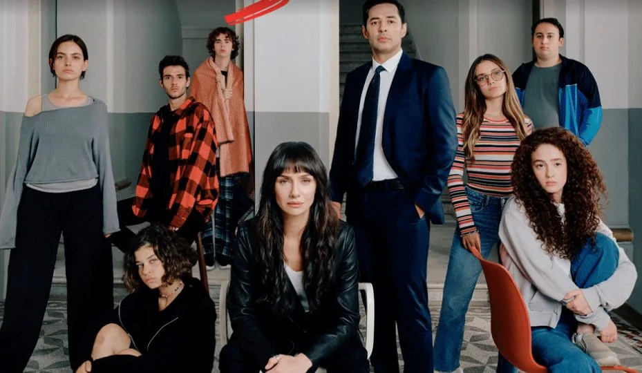 Eine Serie, die Birce Akalay-Fans begeistern wird, kommt! Die Bir Derdim Var-Serie rückt junge Menschen in den Vordergrund!