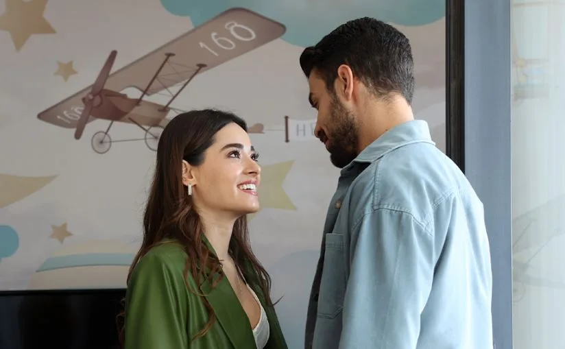 Das Duo aus Halit Özgür Sarı und Simay Barlas wurde zu einem der besten TV-Serienpaare der neuen Staffel!