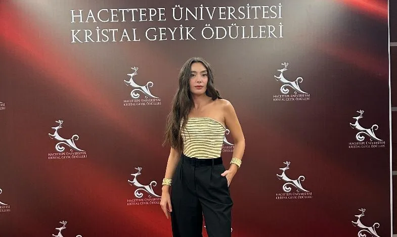 Auszeichnung von Universitätsstudenten für Neslihan Atagül!