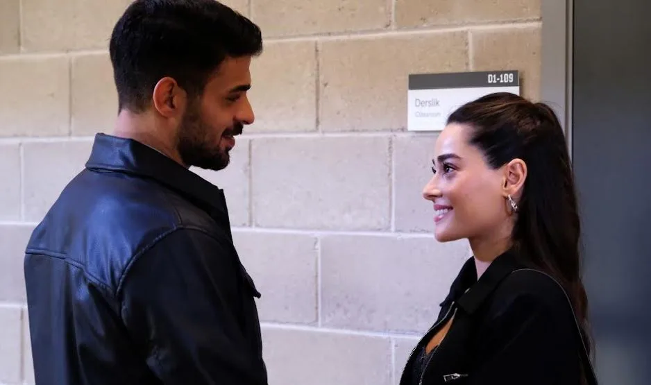 Schauen Sie, wer ist der unsichtbare Held im Erfolg der Yabani-TV-Serie mit Halit Özgür Sarı und Simay Barlas?