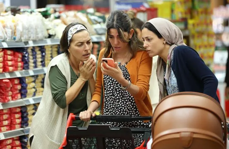 Die Kirli Sepeti-Serie mit Ceren Moray, Ayça Bingöl und Cansu Tosun hat Stabilität geschaffen!
