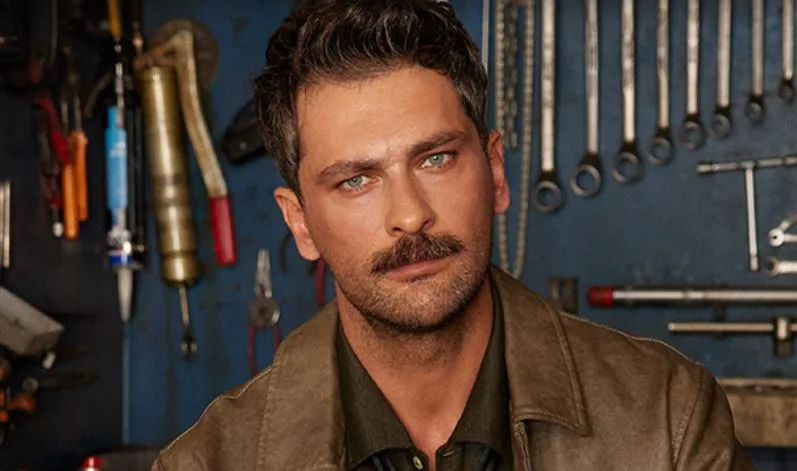 Onur Tuna überraschte das Publikum in seiner neuen Serie Şahane Hayatım! mit einer für sie ungewohnten Figur!