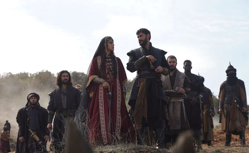 Uğur Güneş und Dilin Döğer werden in der Serie Kudüs Fatihi Selahaddin Eyyubi einen historischen Test geben