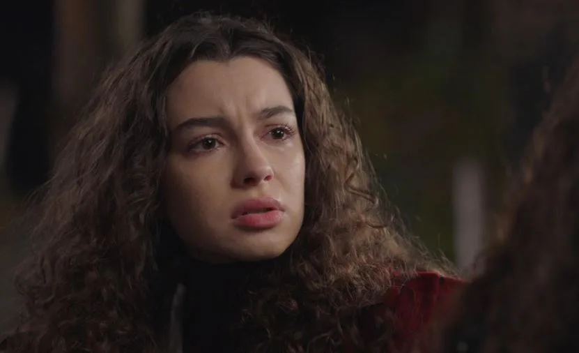 Su Burcu Yazgı Coşkun beeindruckte ihre Fans mit Tränen in der TV-Serie Kardeşlerim!