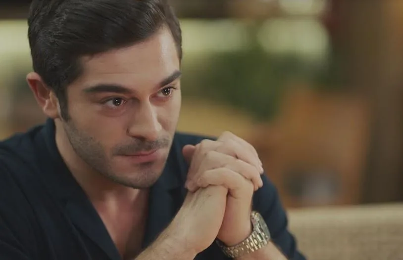 Während Burak Deniz mit einer TV-Serie einen Preis gewann, hatte er bei einem anderen Projekt großes Pech!