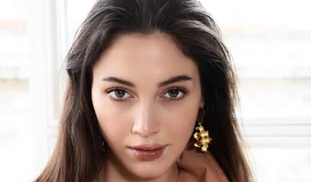 Cemre Gümeli, der in der Fernsehserie Elimi Bırakma glänzte, kehrte wieder an die Fernsehgeräte zurück!