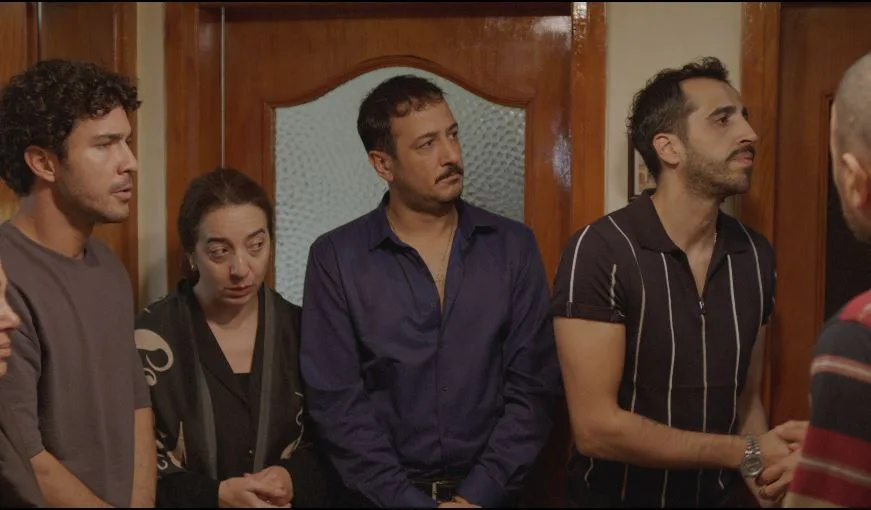 Kaan Yıldırım, Erkan Koçak Köstendil und Sarp Apak trafen sich im selben Film und es gab farbenfrohe Momente am Set!