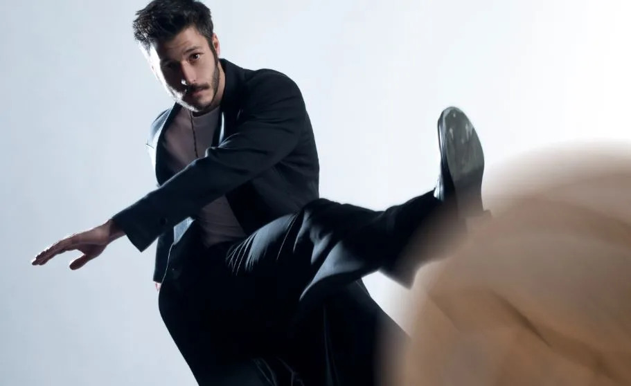Kubilay Aka erlebt die schönsten Momente seiner Karriere am Set seiner neuen Serie İnci Taneleri!