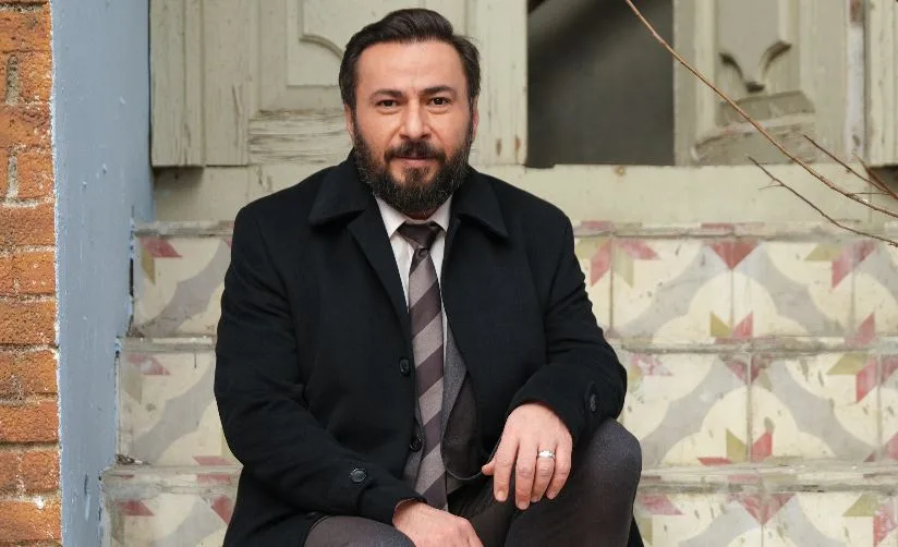 Mustafa Kırantepe, der gerade der Ateş Kuşları-Serie beigetreten ist, freut sich über einen guten Job!
