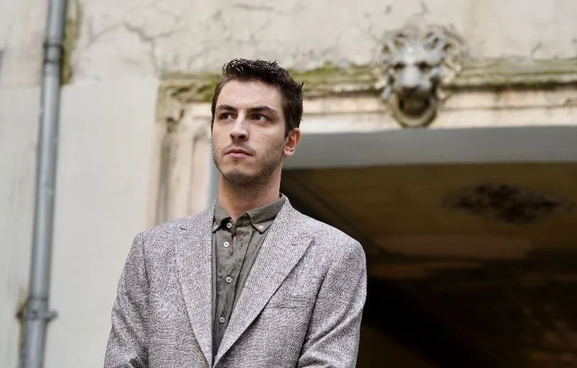 Überraschender Comedy-Auftritt von Boran Kuzum in einer Geschichte von Aziz Nesin!