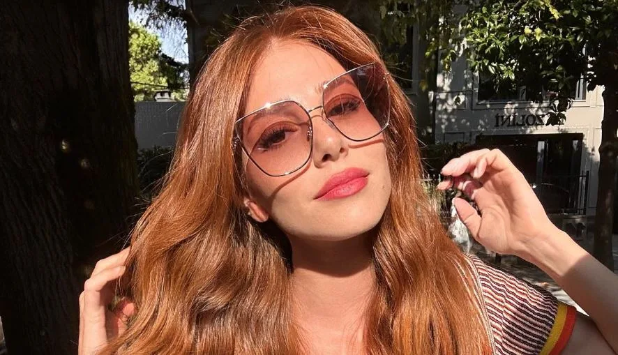 Elçin Sangu hat seit 4 Jahren bedeutende Erfolge bei der Inspiration von Frauen erzielt!