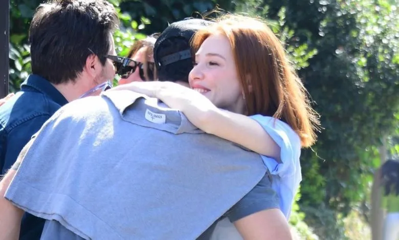Das Treffen zwischen Elçin Sangu und Barış Arduç löste Nostalgie aus! Elçin Sangus Wahl der TV-Serie erregte Aufmerksamkeit!