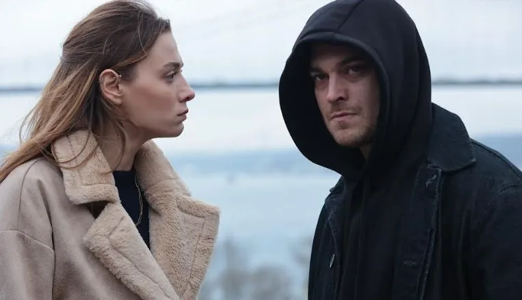 Die Gaddar-Serie widersetzt sich den Einschaltquoten, die Fans von Çağatay Ulusoy sparen nicht mit ihrer Unterstützung!