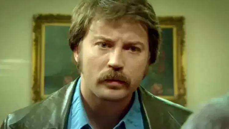 Die Serie „Öyle Bir Geçer Zaman ki“ war eine große Chance für Tolga Güleçs Karriere!