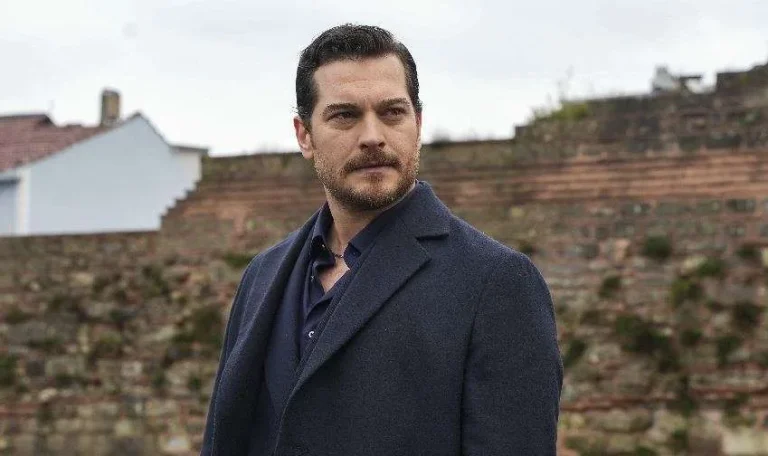 Çağatay Ulusoy: Darum gehört der türkische Schauspieler zu den beliebtesten Netflix-Stars