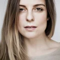 Lesli Karavil