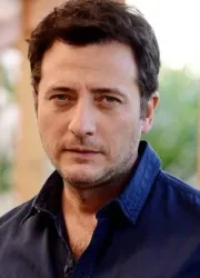 Yiğit Özşener